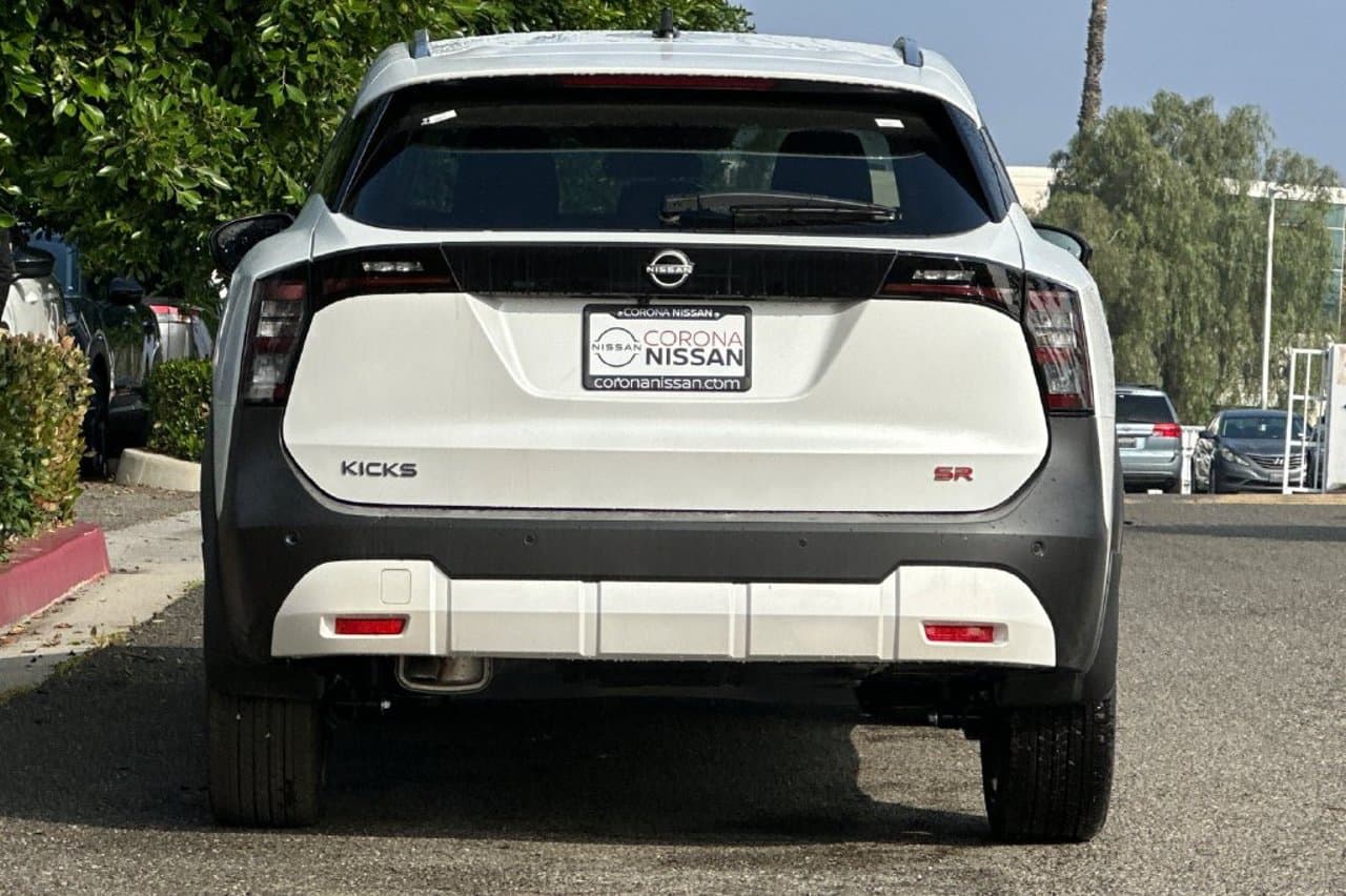 2026 Nissan Kicks SR 5