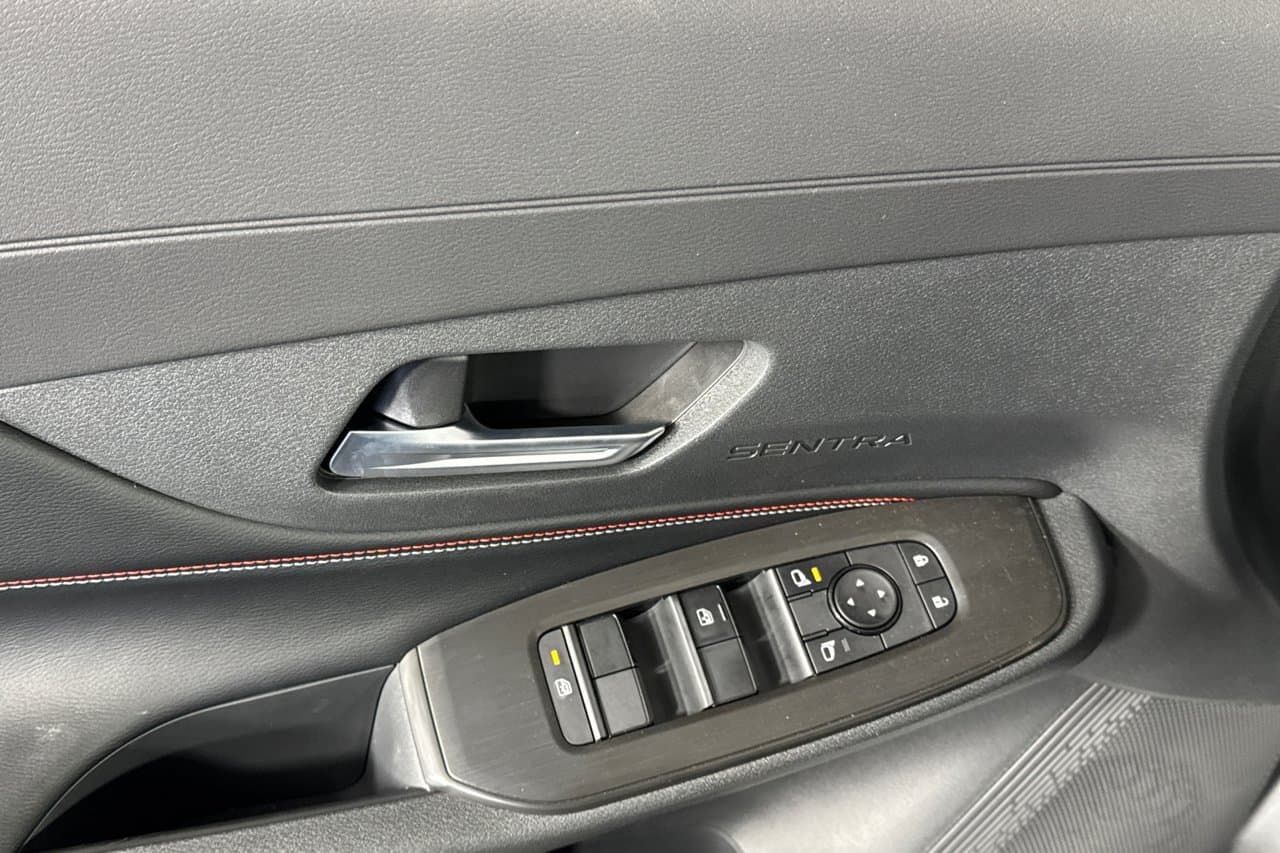 2027 Nissan Sentra SR 8