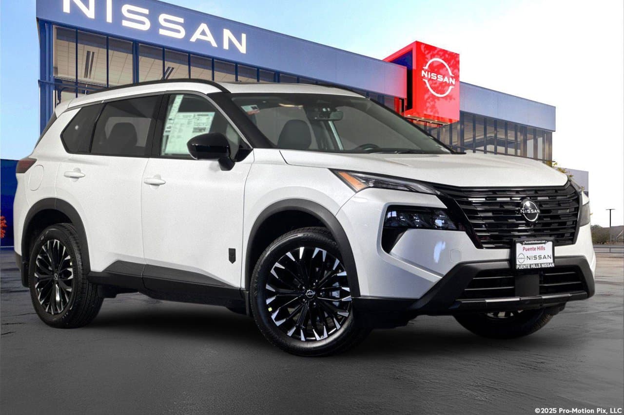 2026 Nissan Rogue Dark Armor 16