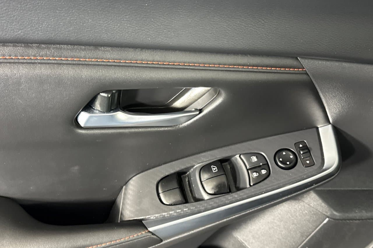 2025 Nissan Sentra SR 8