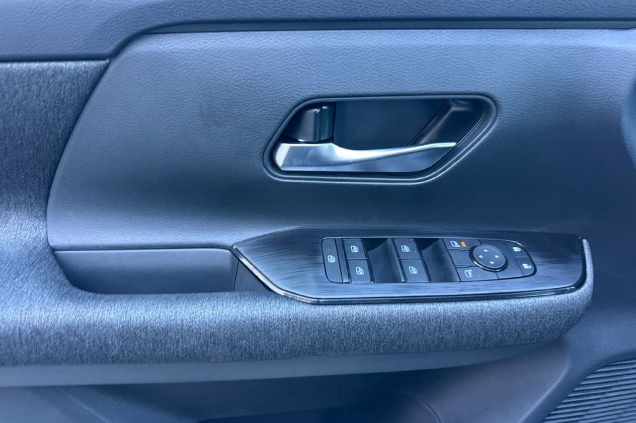 2027 Nissan Kicks SV 8