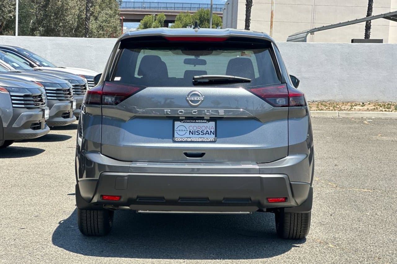 2026 Nissan Rogue SV 5