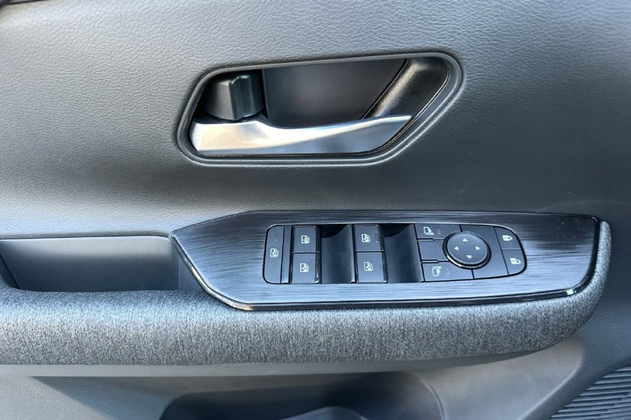 2027 Nissan Kicks SV 9