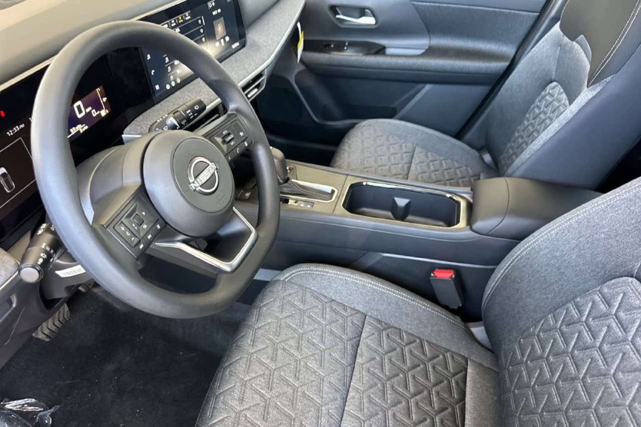 2027 Nissan Kicks SV 7