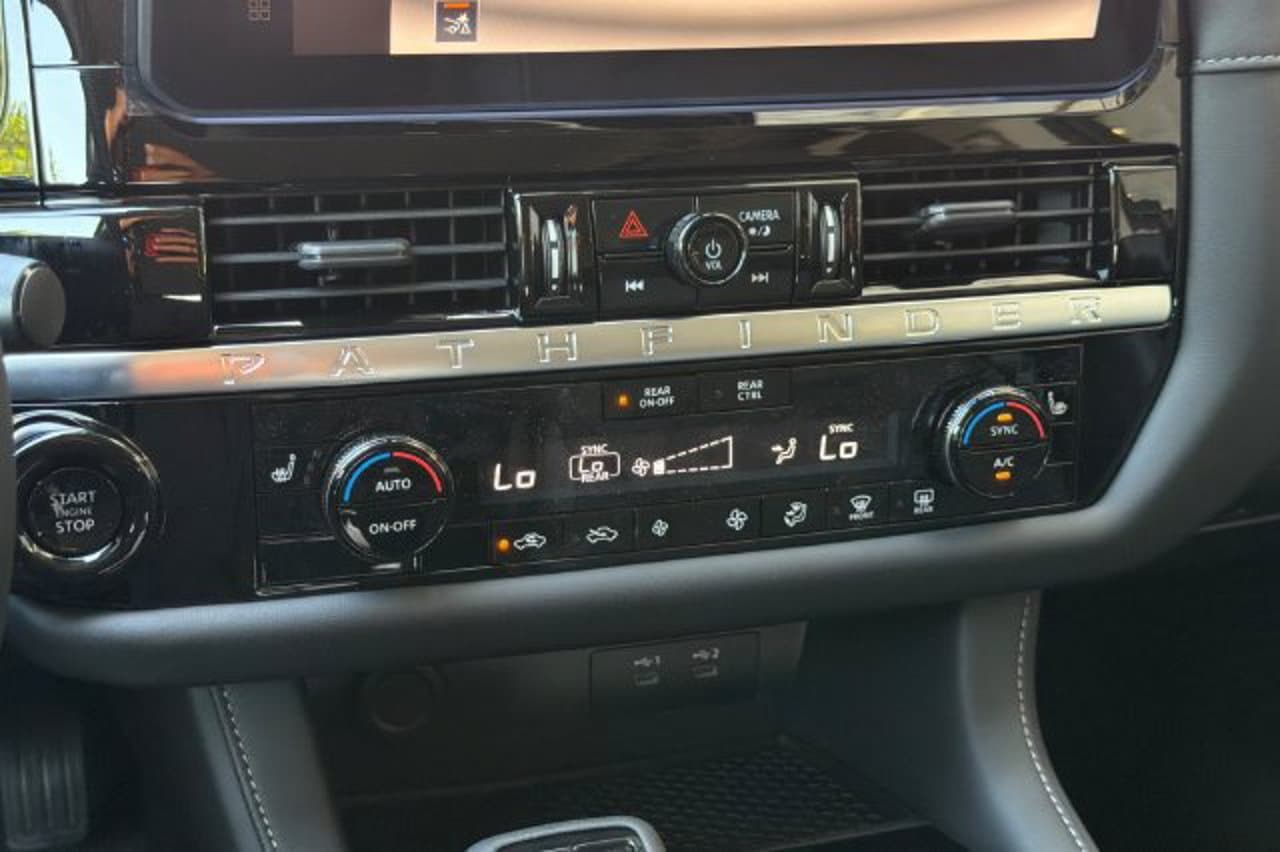2026 Nissan Pathfinder SV 18