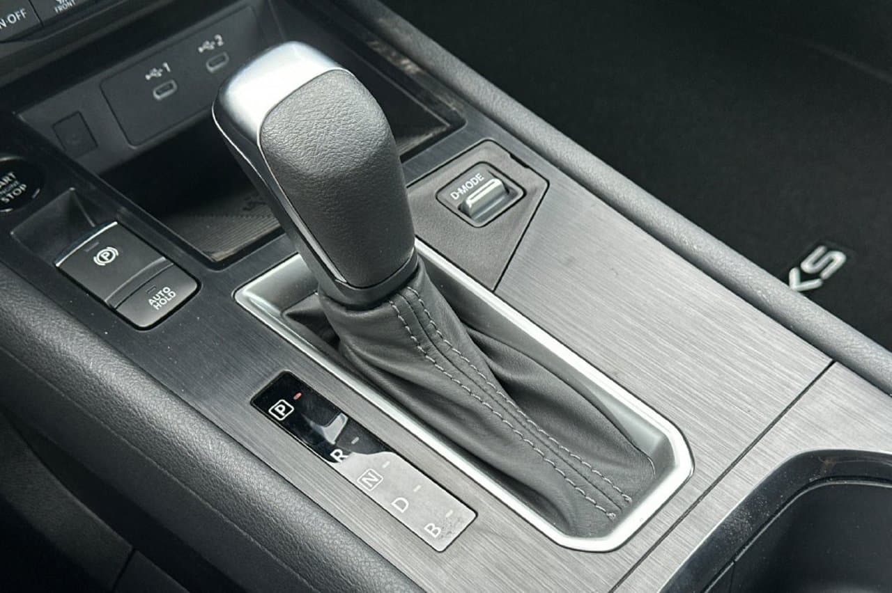 2027 Nissan Kicks SV 18