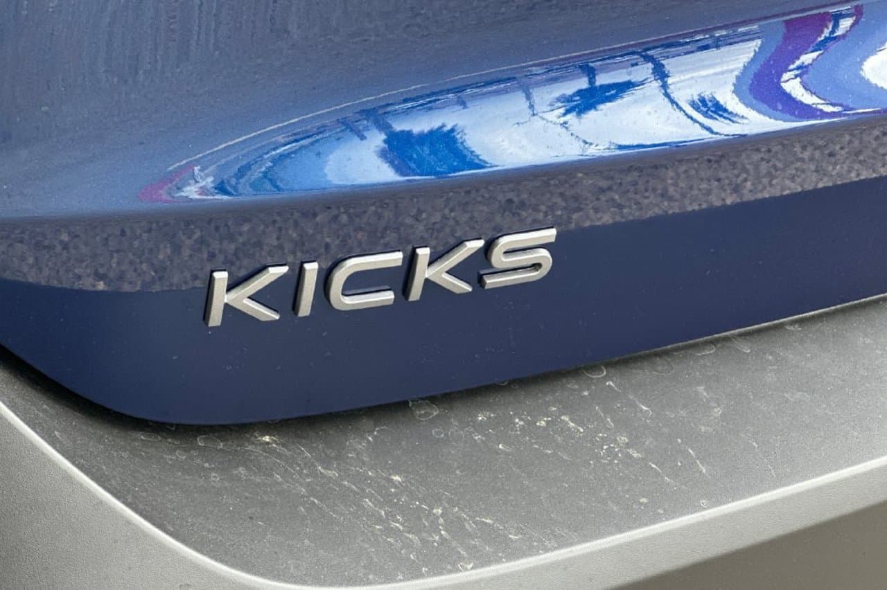 2027 Nissan Kicks SV 23
