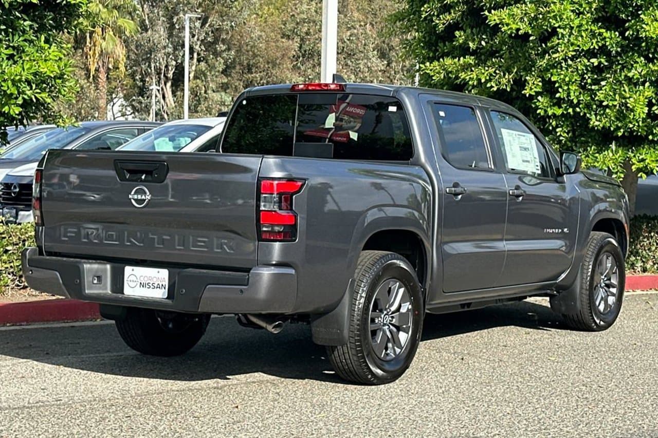2027 Nissan Frontier SV 4