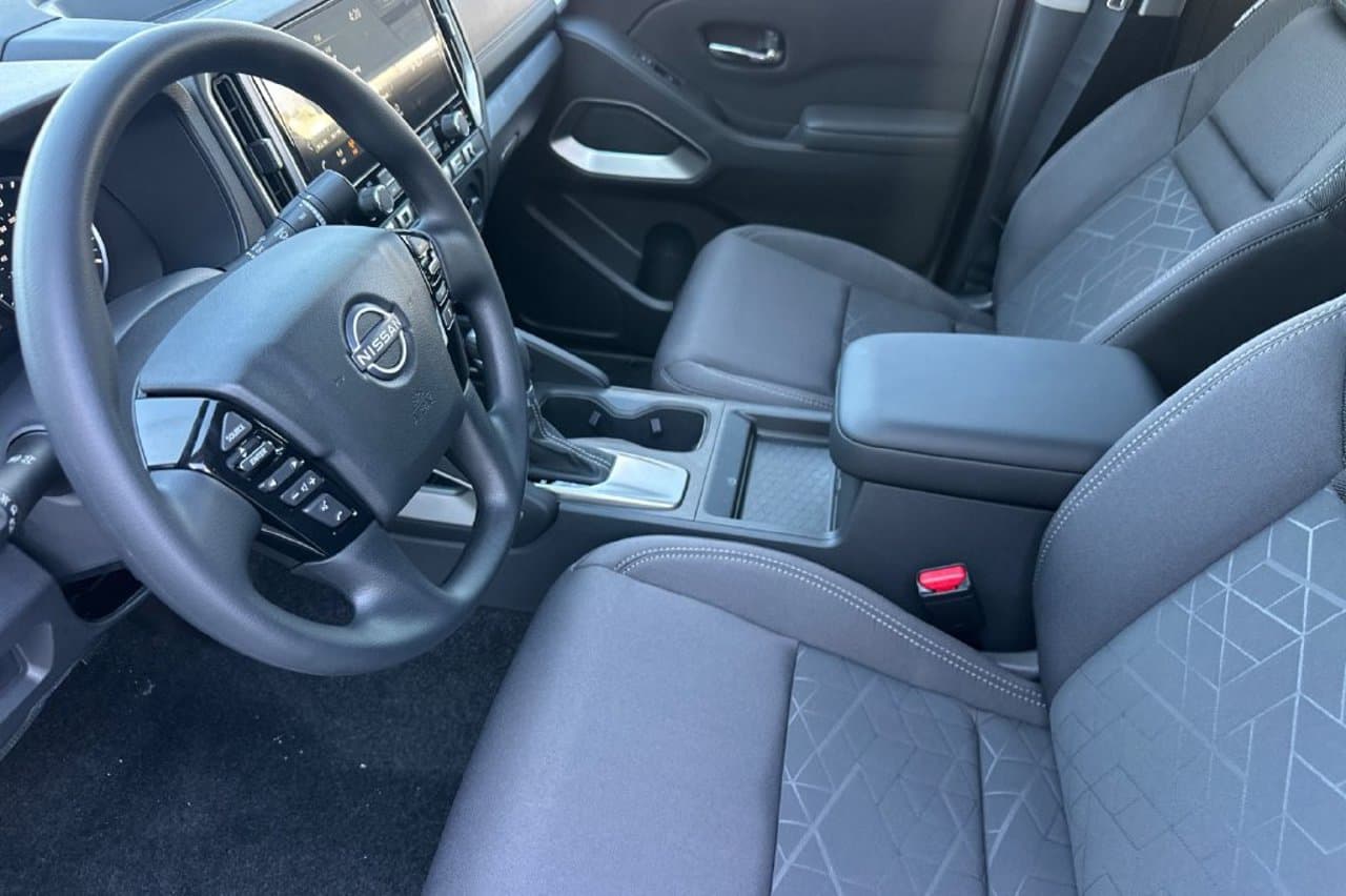 2027 Nissan Frontier SV 7