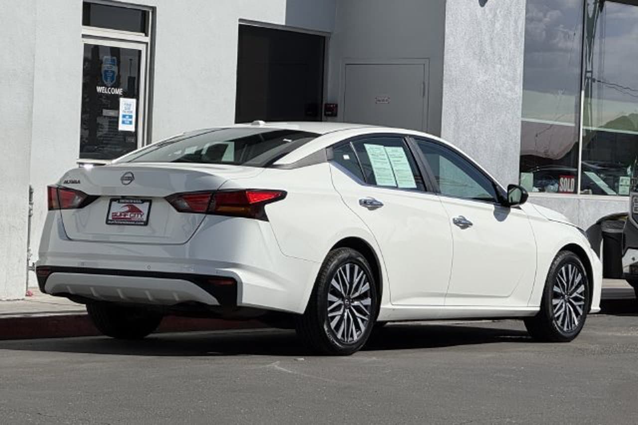 2025 Nissan Altima SV 4