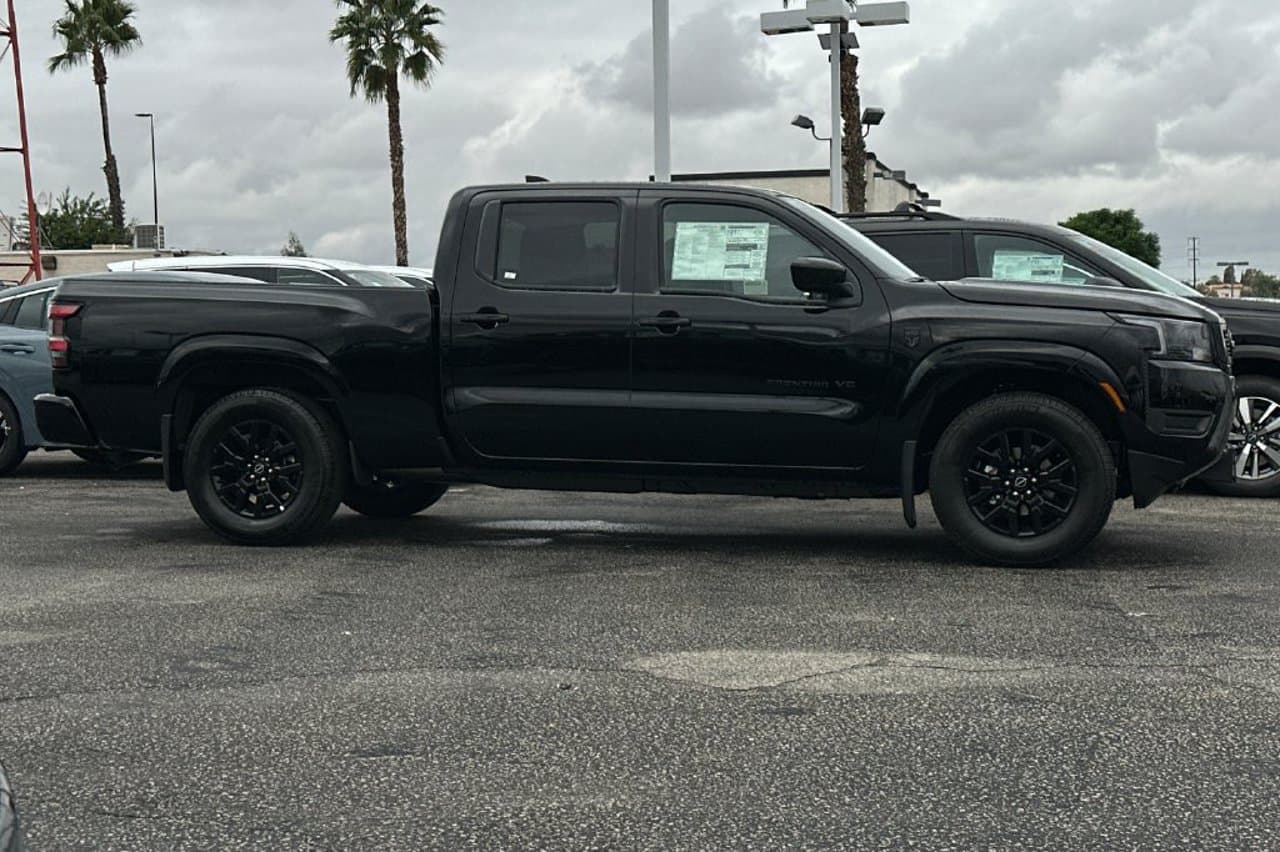 2027 Nissan Frontier SV 2