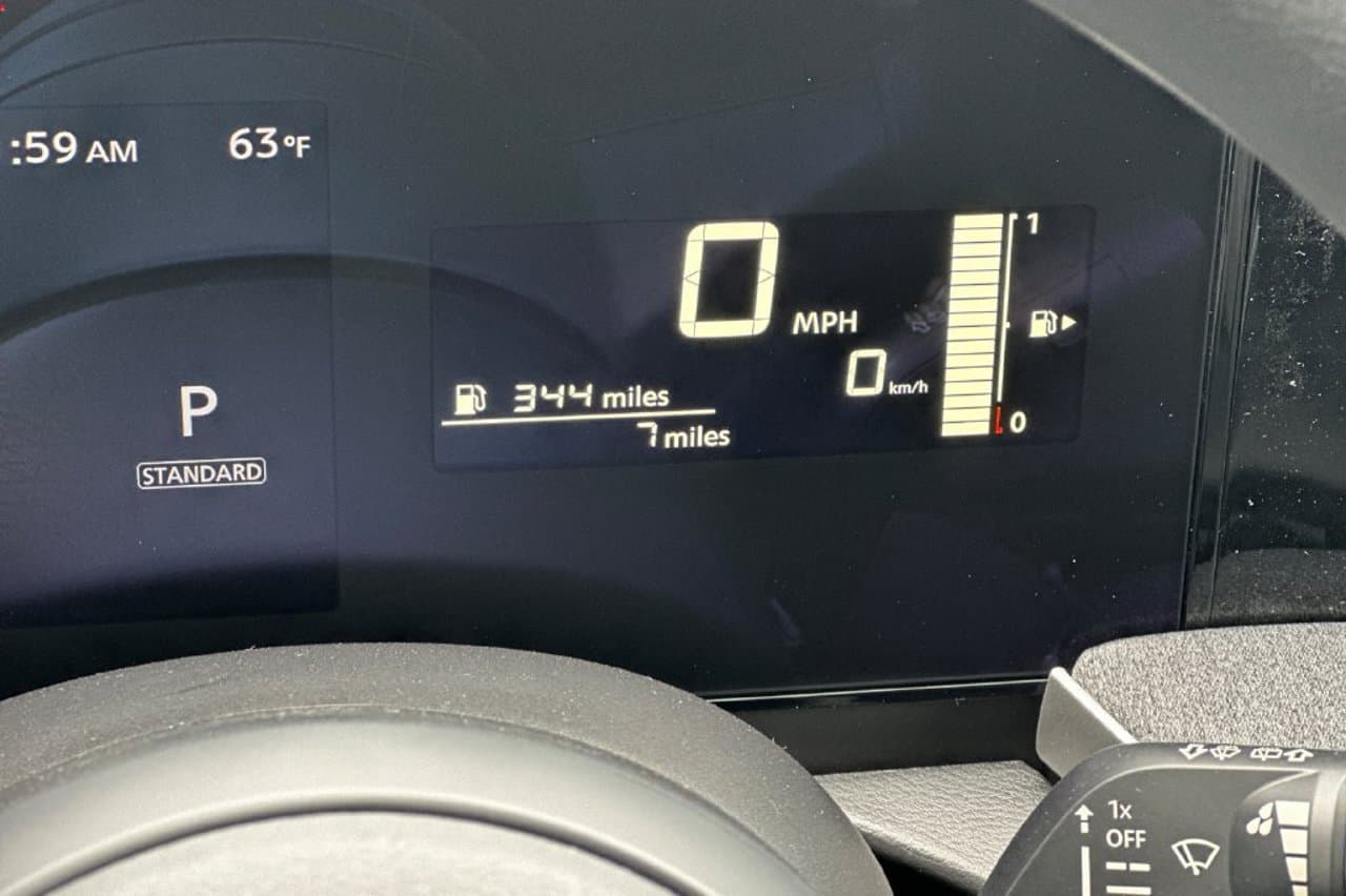2027 Nissan Kicks SV 22