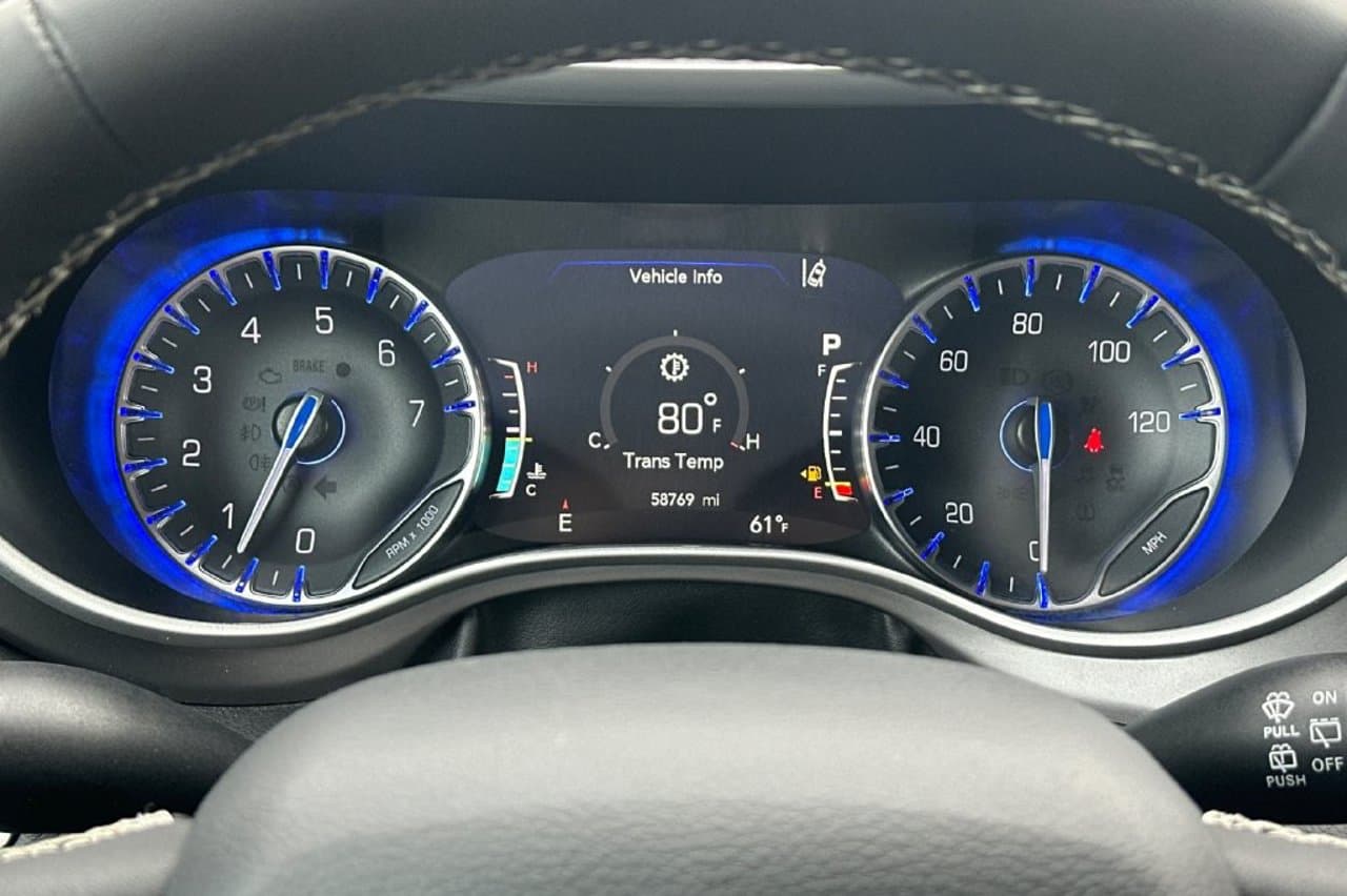 2025 Chrysler Pacifica Select 22