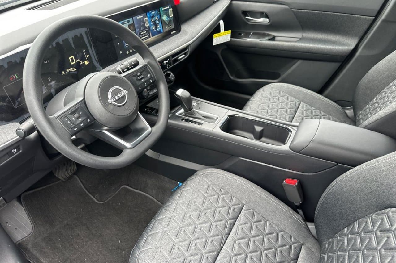 2027 Nissan Kicks SV 8