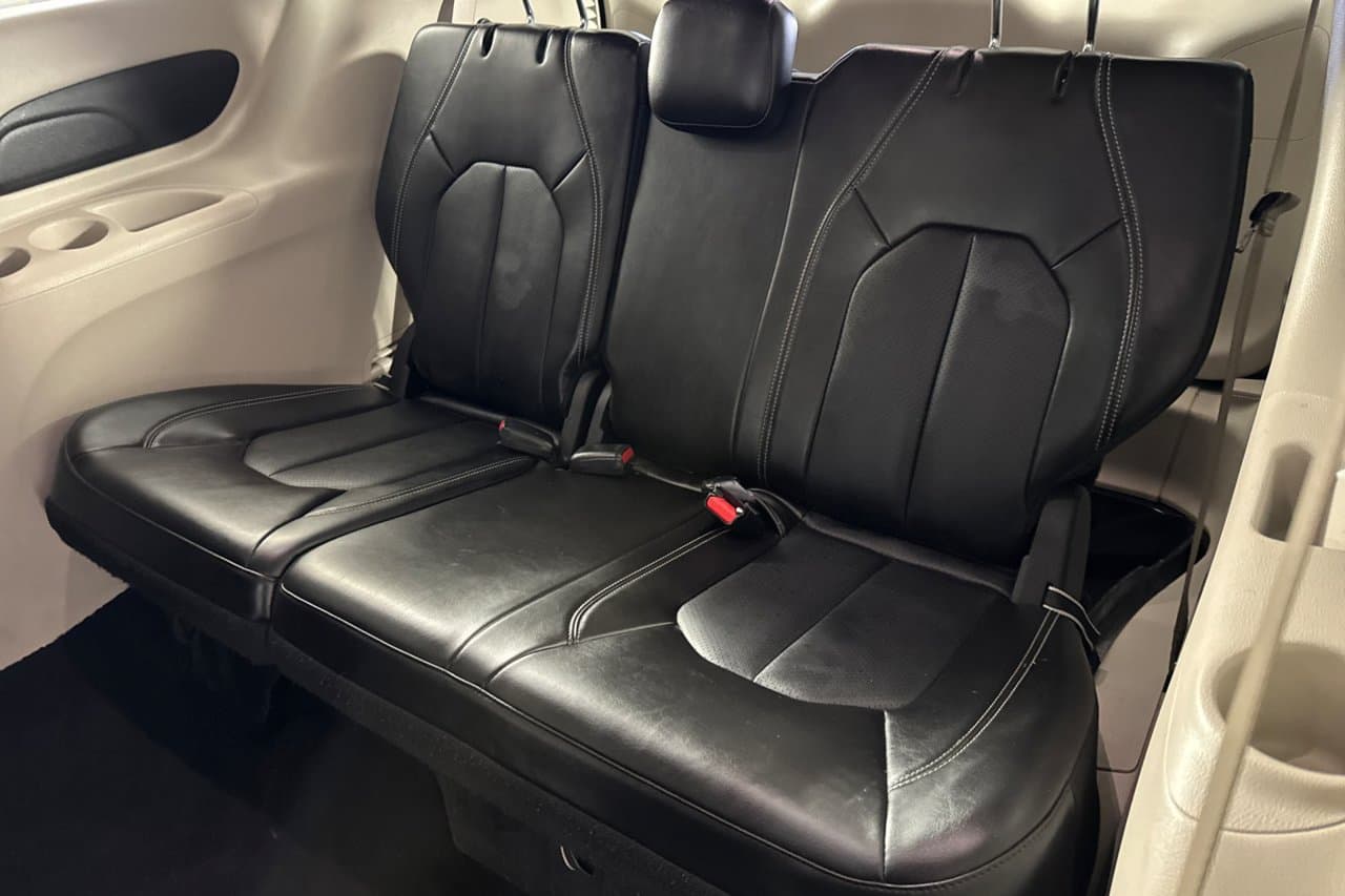2024 Chrysler Pacifica Touring L 12