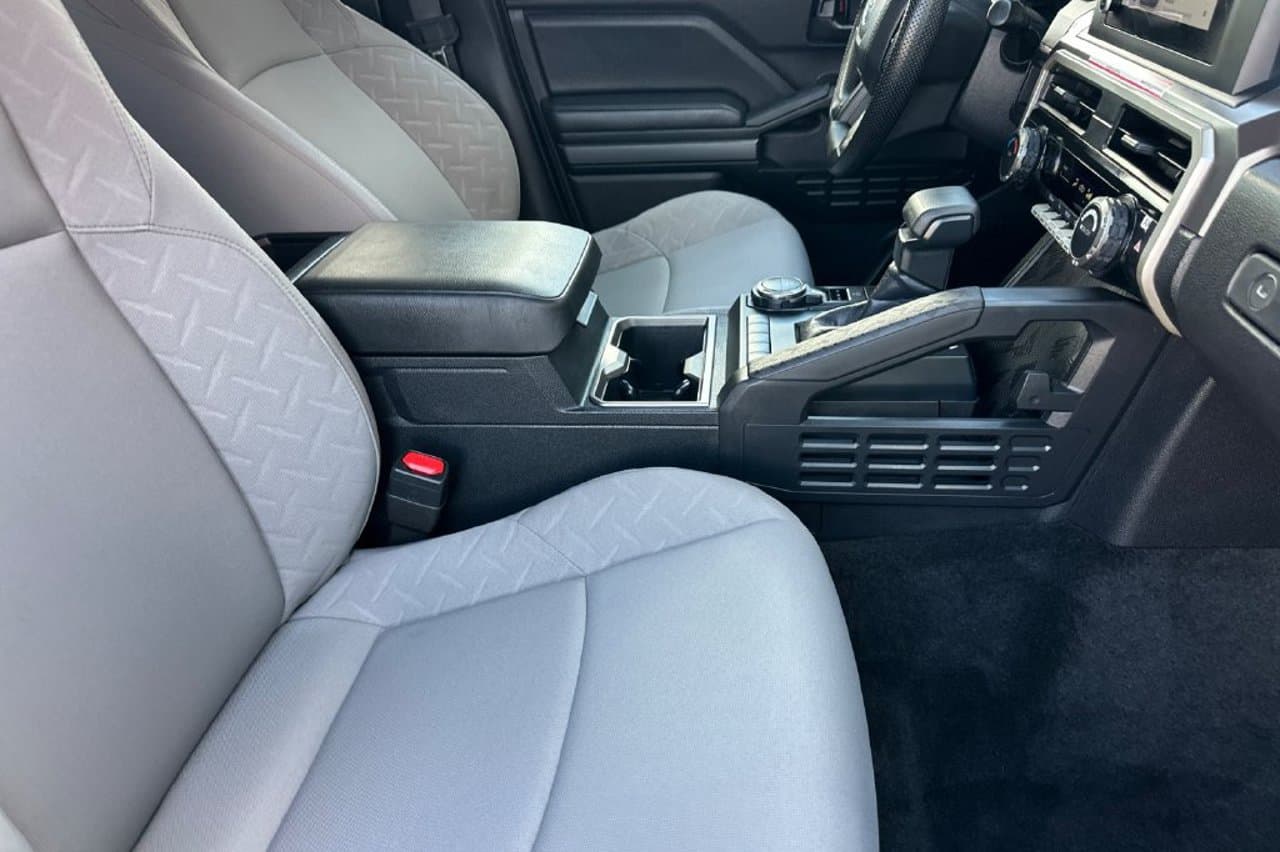 2024 Toyota Tacoma 4WD SR5 12