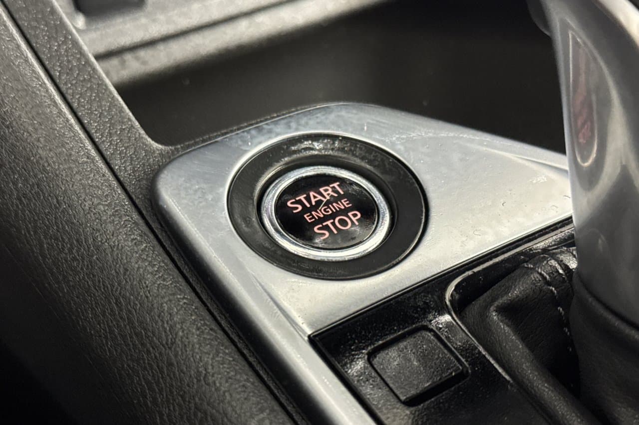 2025 Nissan Sentra SV 18