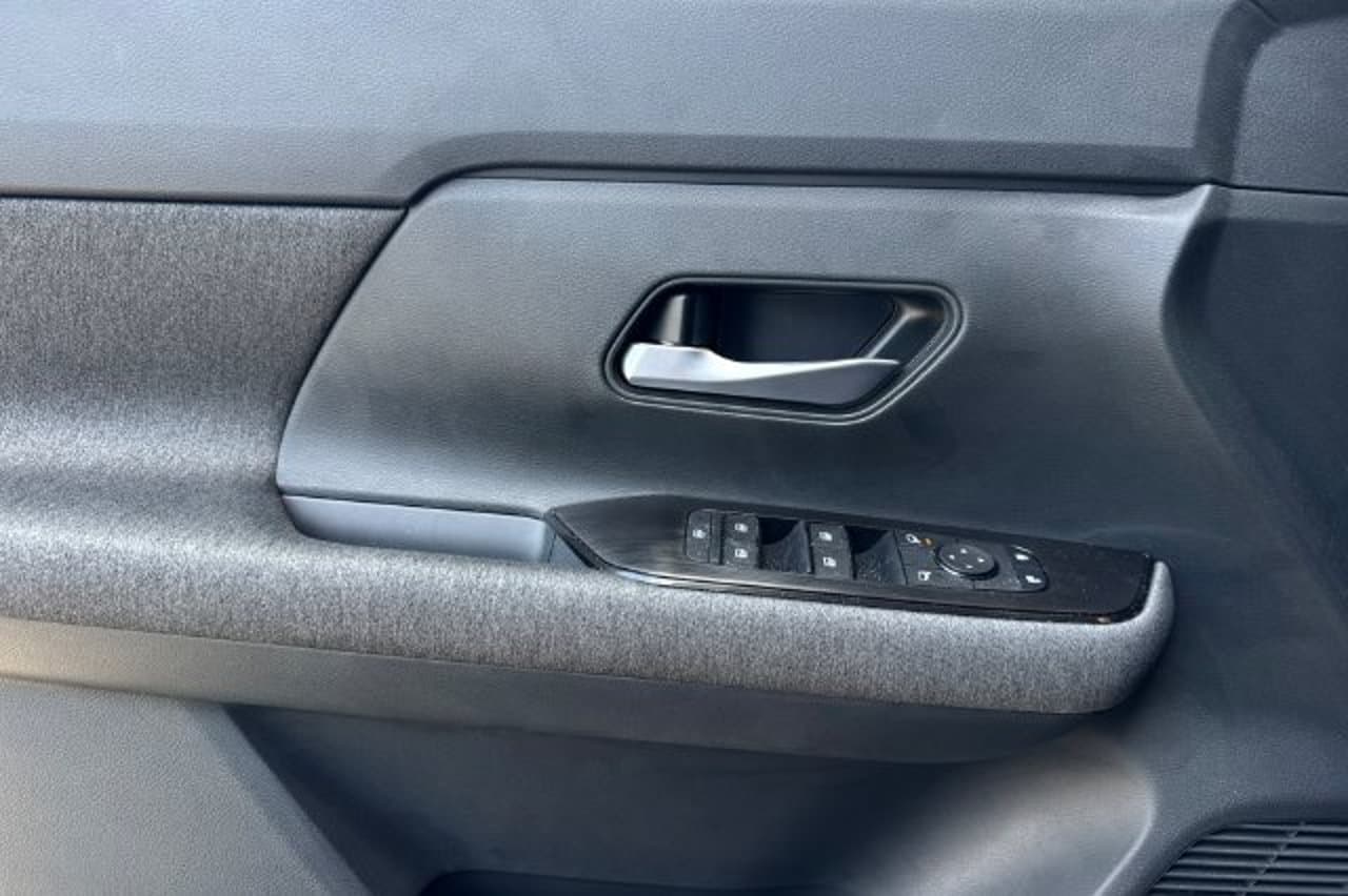 2026 Nissan Kicks SV 8