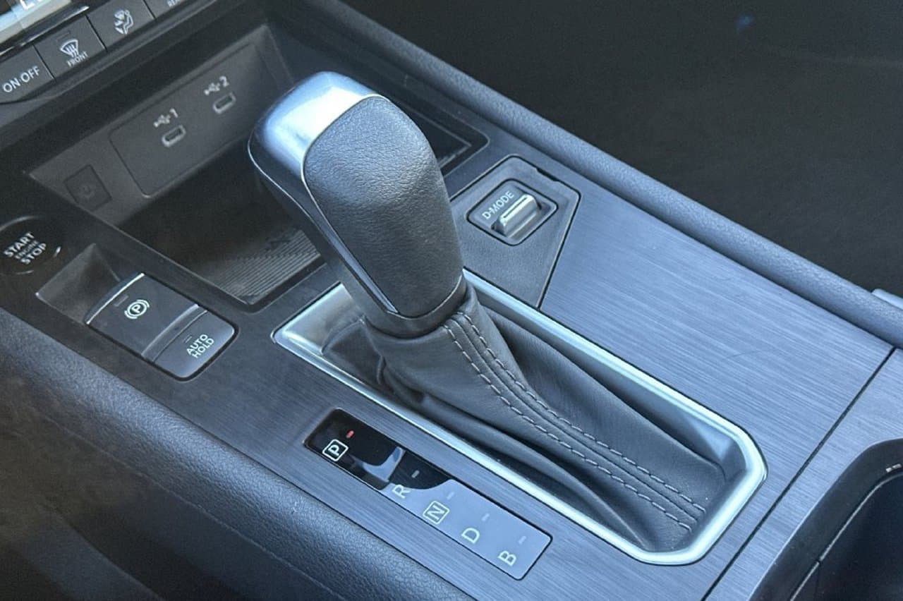 2027 Nissan Kicks SV 18