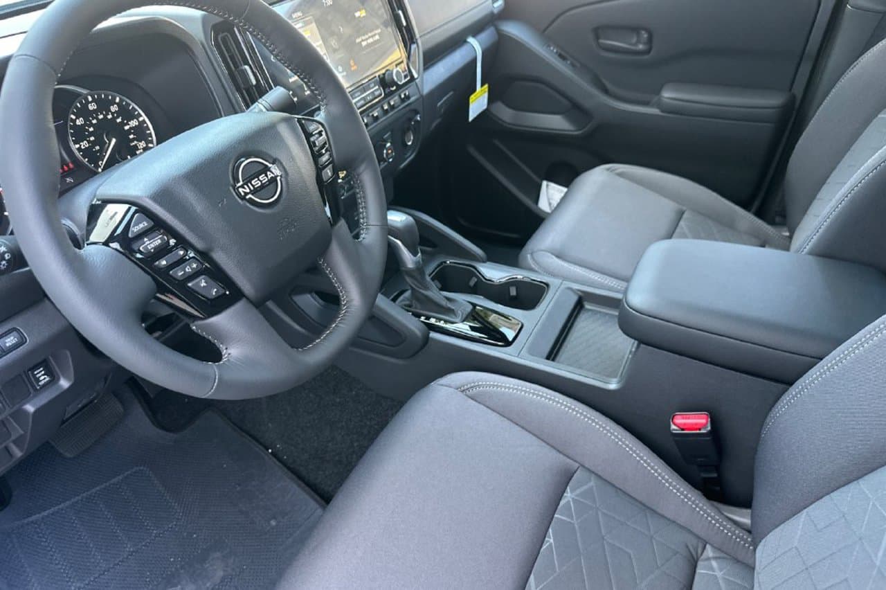 2027 Nissan Frontier SV 8