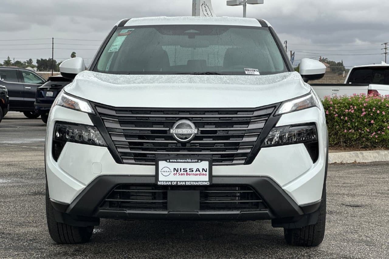 2026 Nissan Rogue SV 6