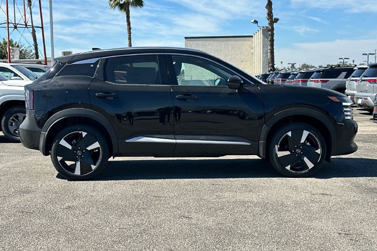 2026 Nissan Kicks SR 2