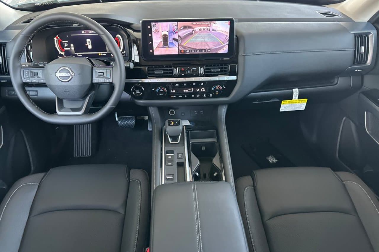 2026 Nissan Pathfinder SL 10