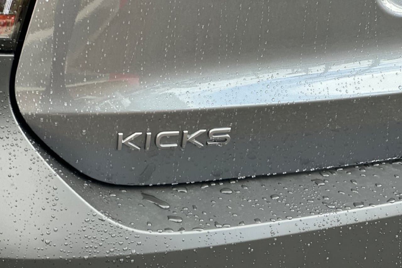 2027 Nissan Kicks SV 23