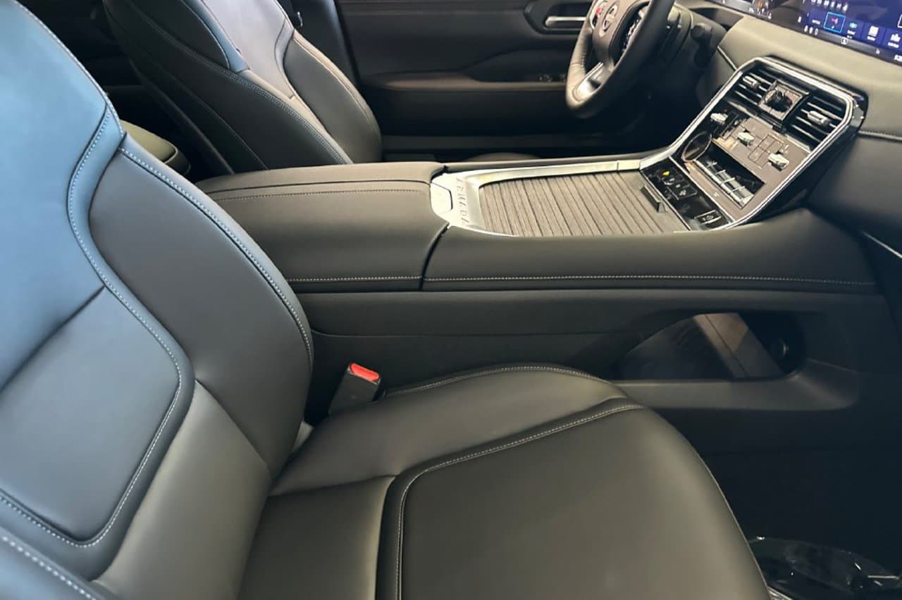 2026 Nissan Armada SV 14