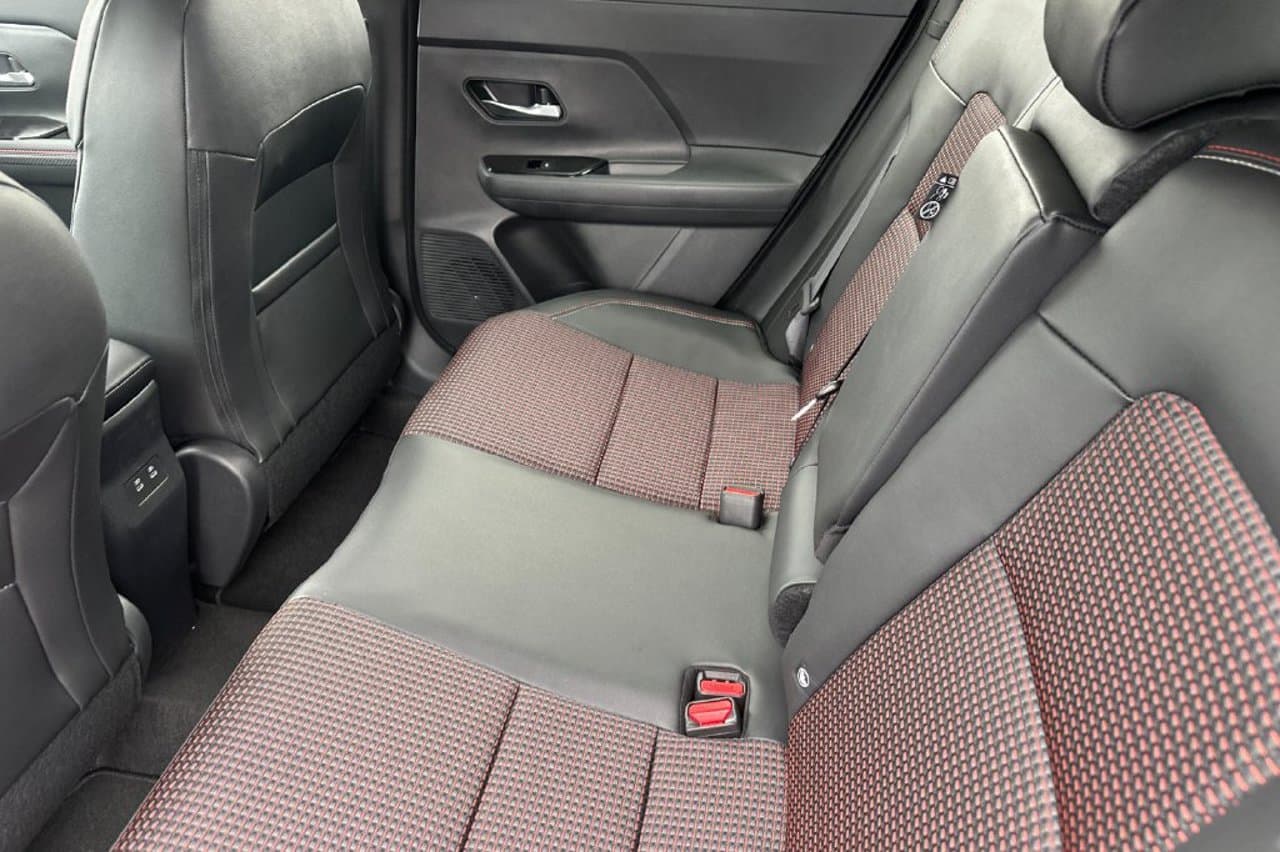 2027 Nissan Kicks SR 10