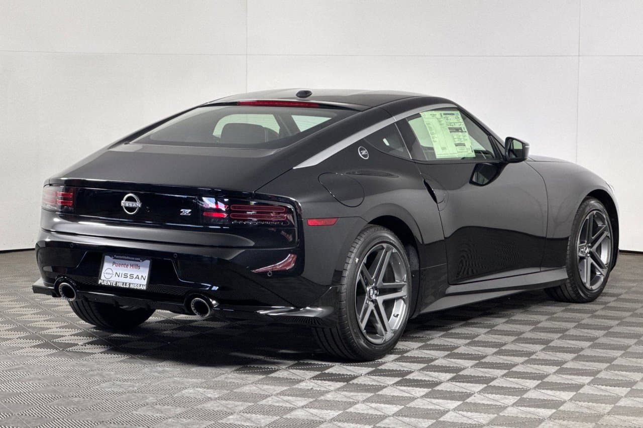 2027 Nissan Z Sport 3