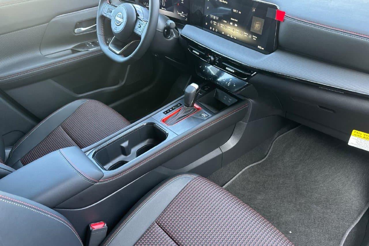 2027 Nissan Kicks SR 14