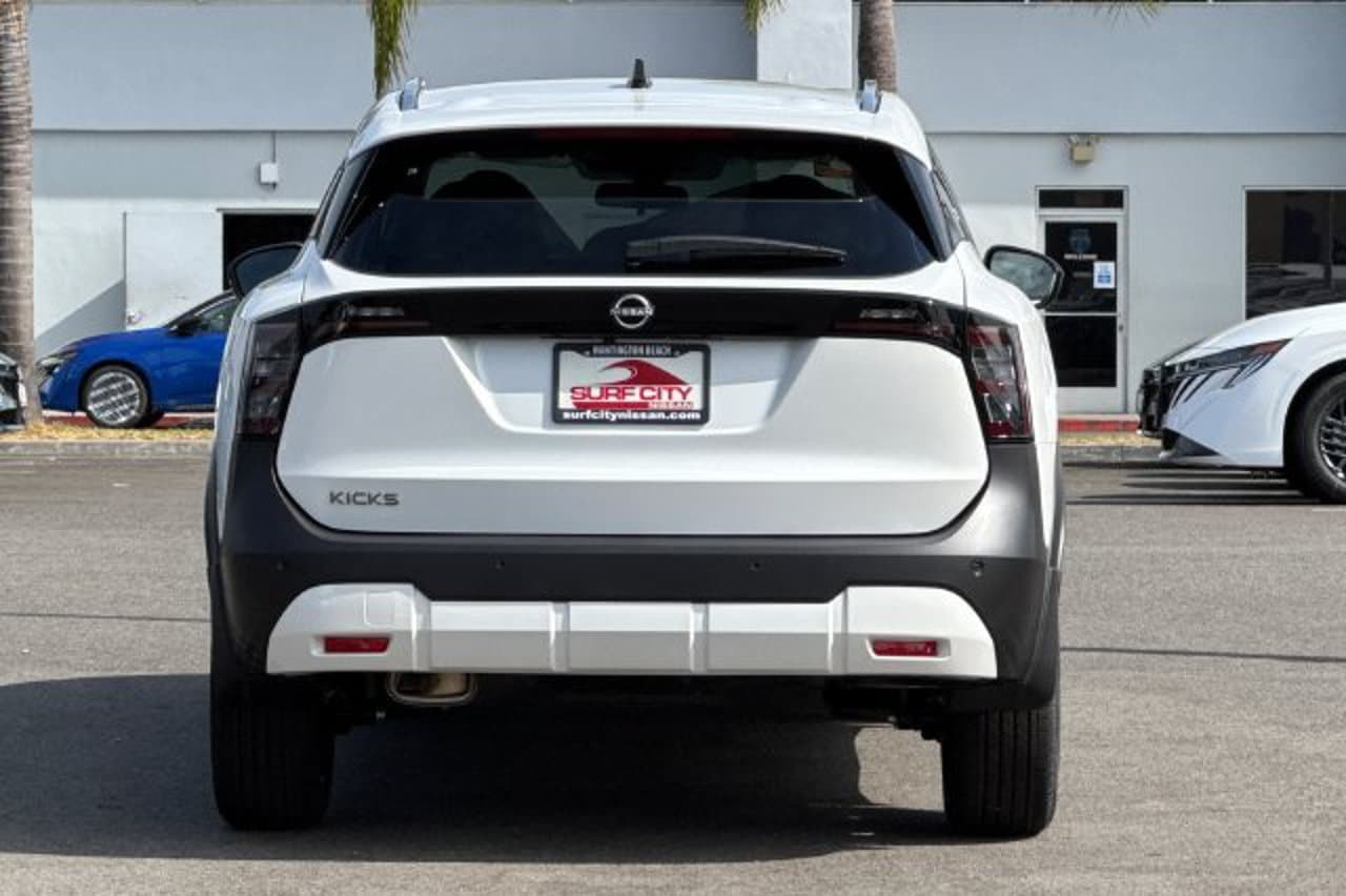 2026 Nissan Kicks SV 4