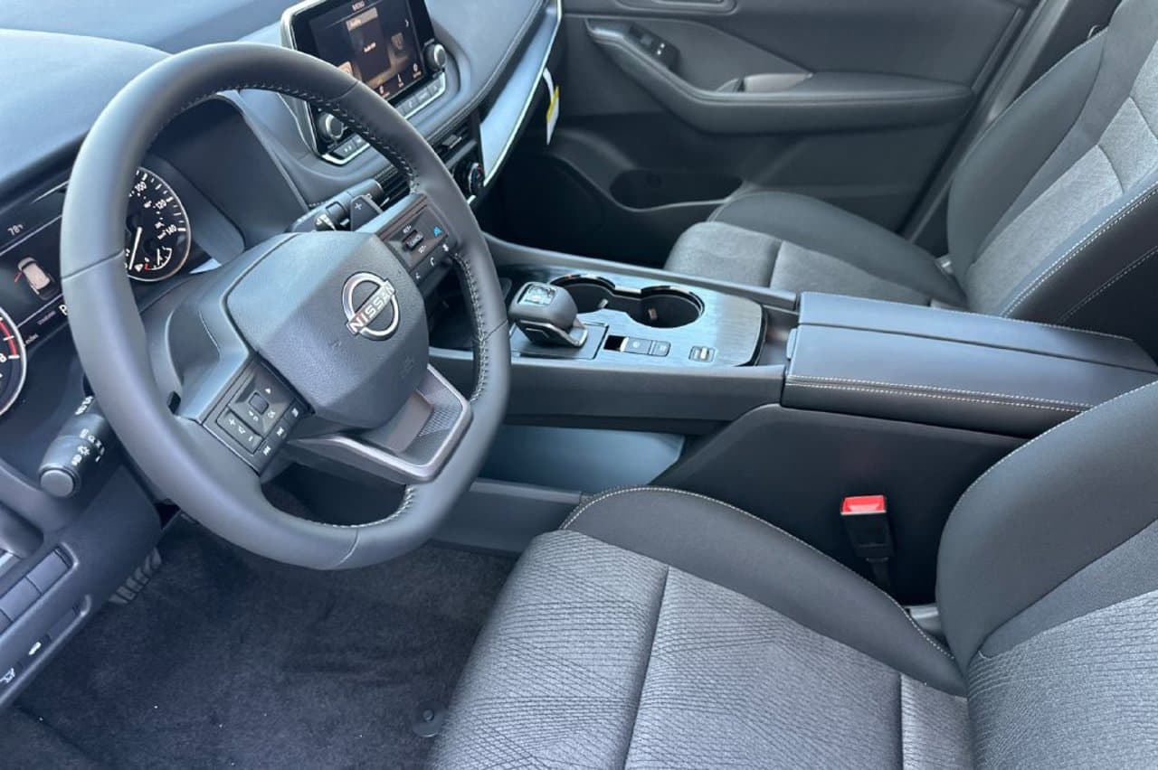2026 Nissan Rogue SV 7
