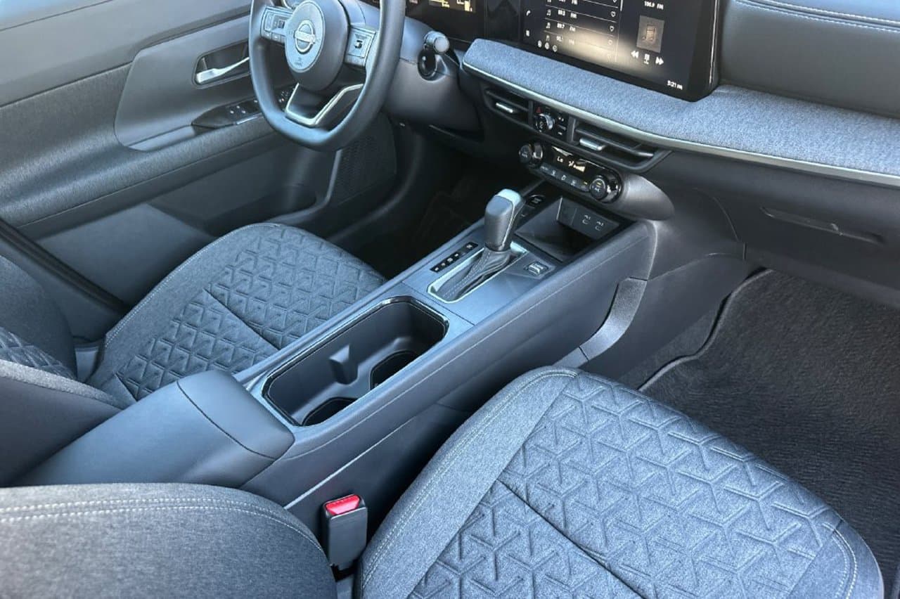 2027 Nissan Kicks SV 14