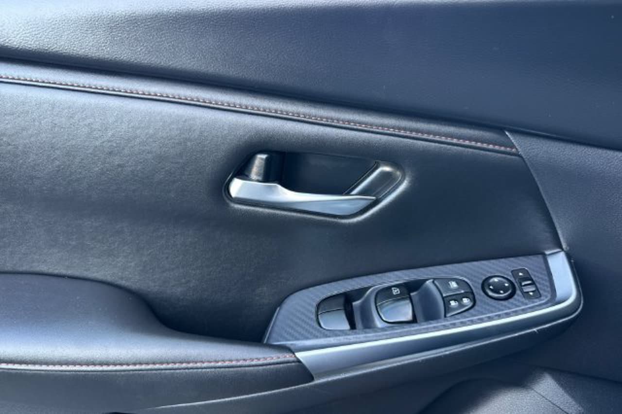 2025 Nissan Sentra SR 9