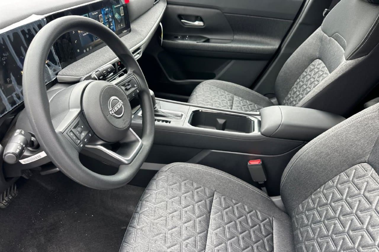 2027 Nissan Kicks SV 7