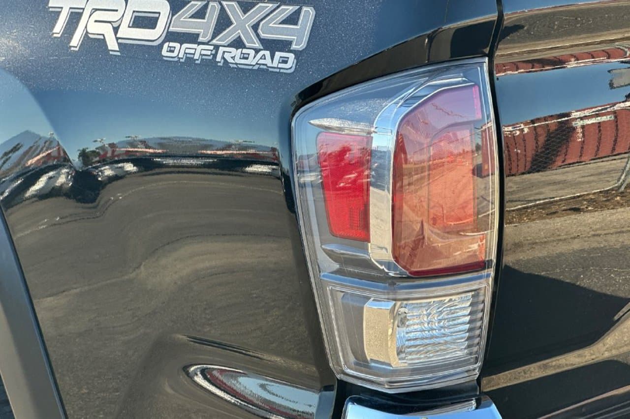 2023 Toyota Tacoma 4WD TRD Off Road 21