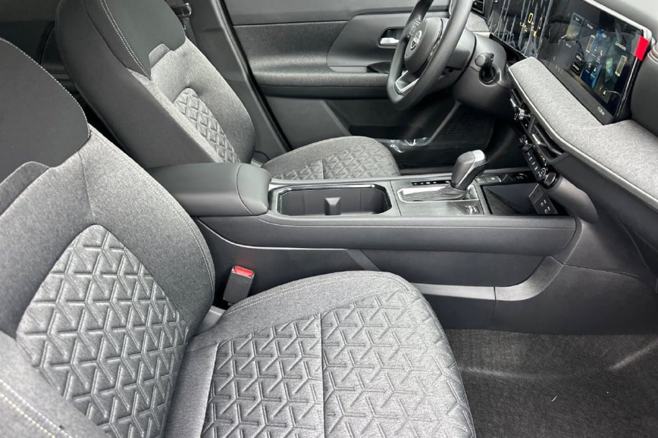 2027 Nissan Kicks SV 13