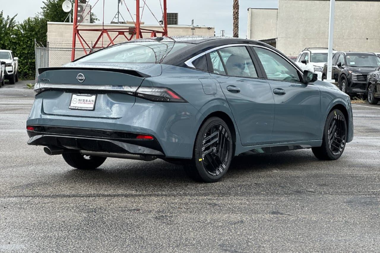 2027 Nissan Sentra SR 3