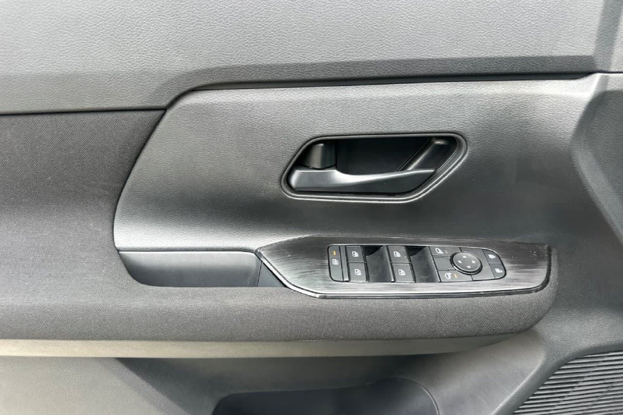 2027 Nissan Kicks S 9
