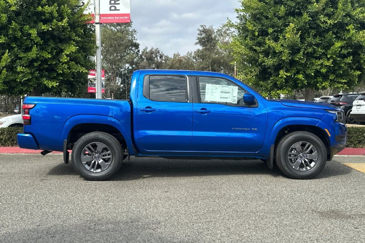 2027 Nissan Frontier SV 3