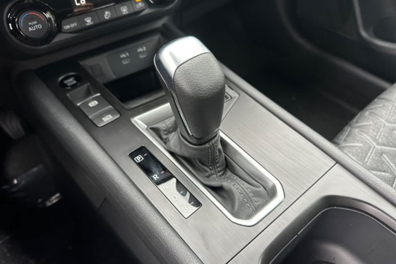 2026 Nissan Kicks SV 17