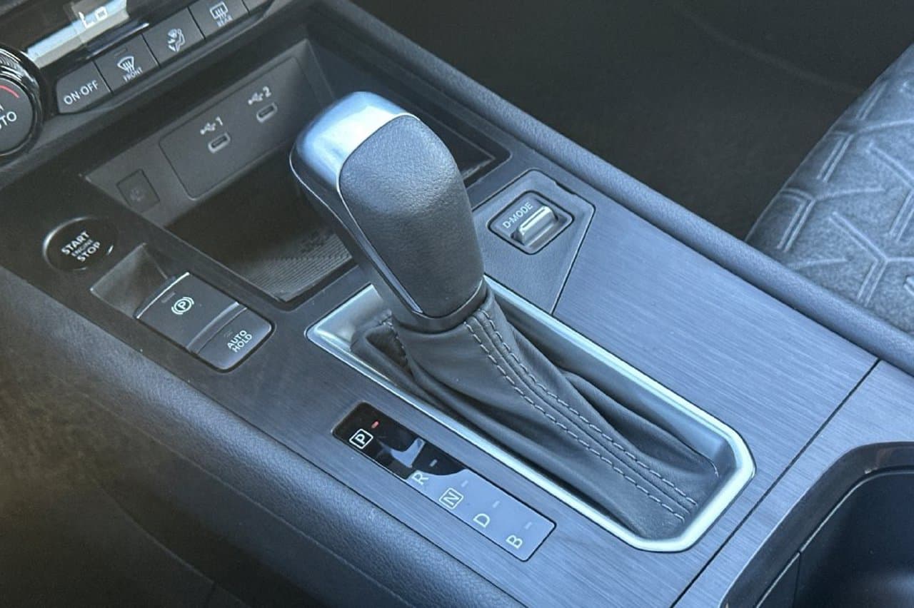 2027 Nissan Kicks SV 18