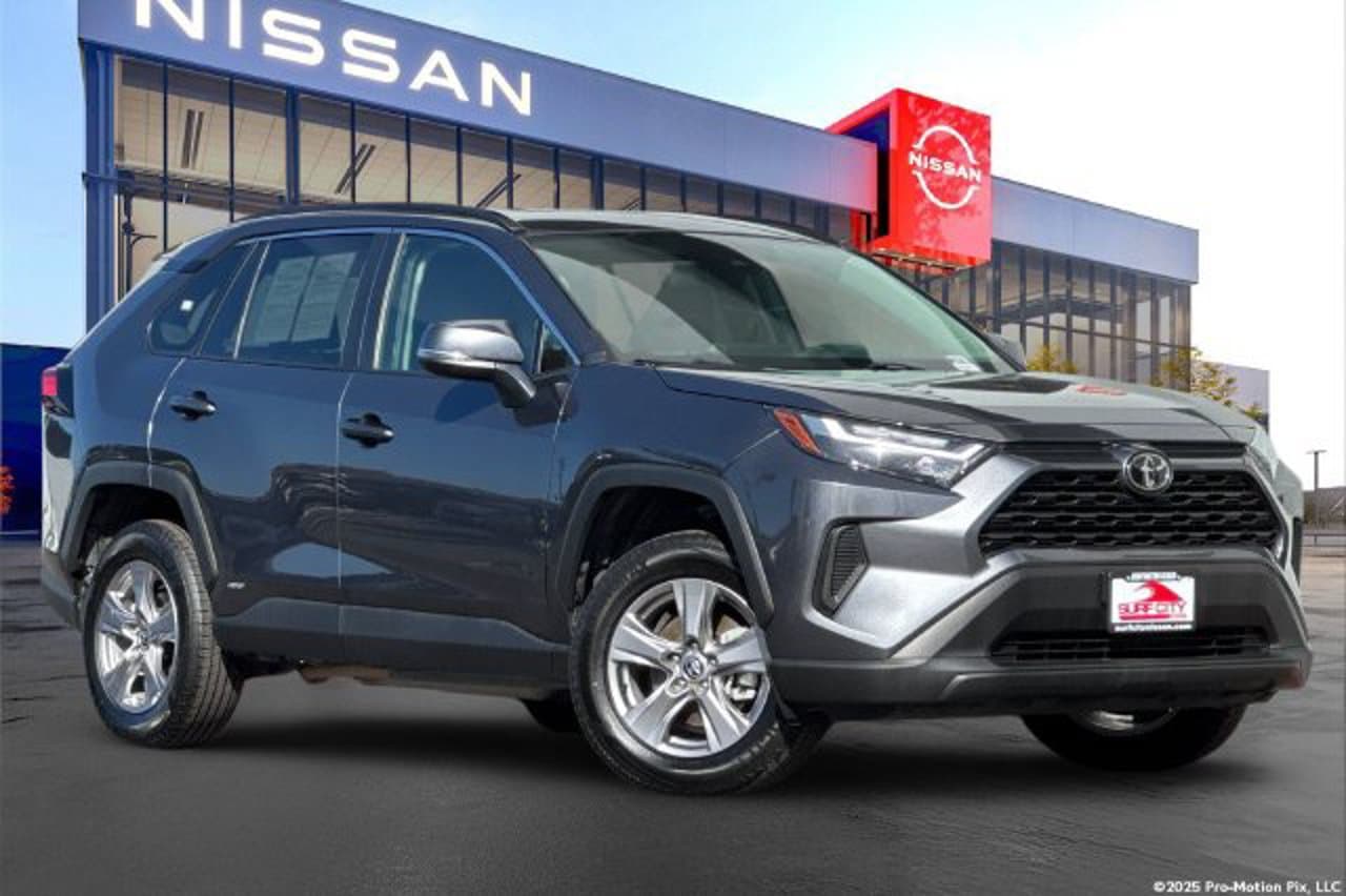 2025 Toyota RAV4 Hybrid XLE 1