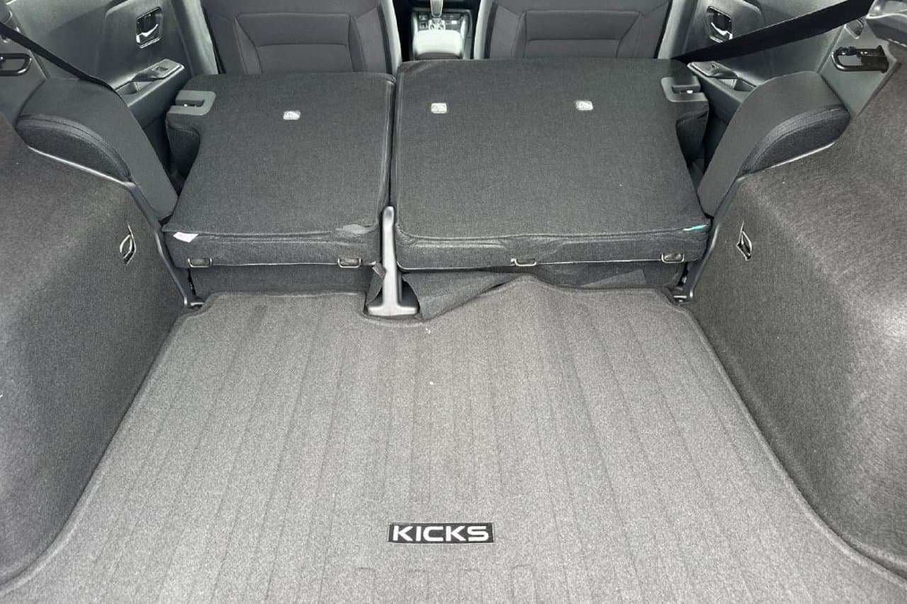 2027 Nissan Kicks SV 13