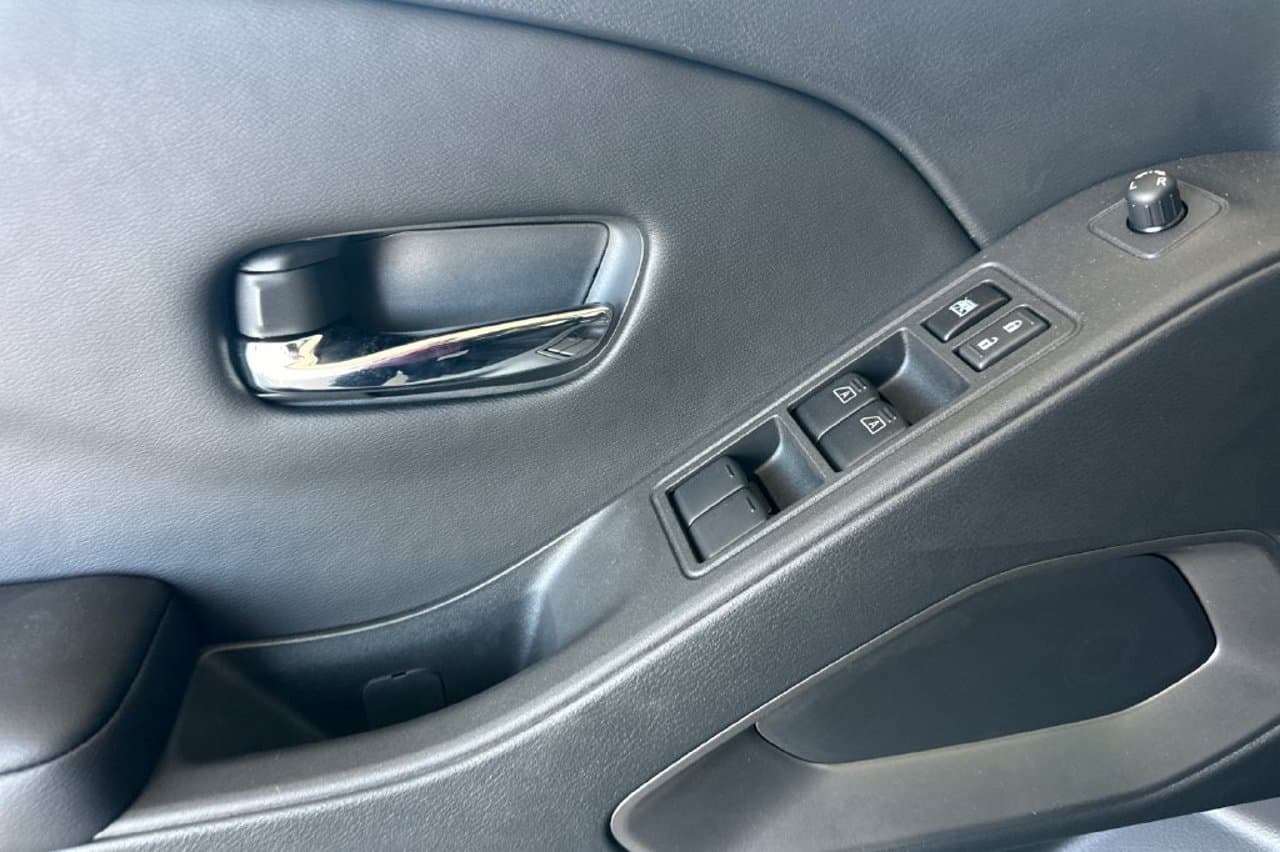 2026 Nissan Frontier SV 8