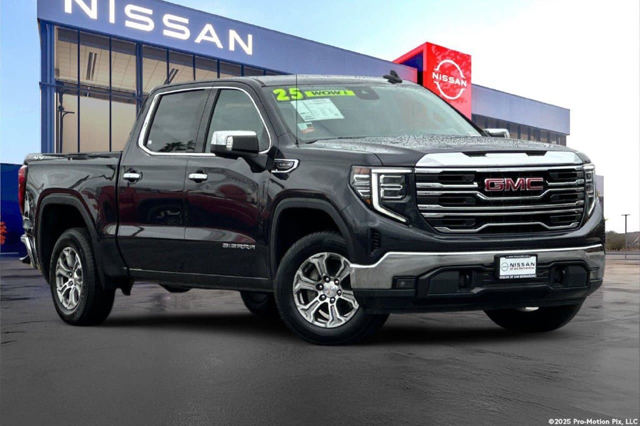 2025 GMC Sierra 1500 SLT 1