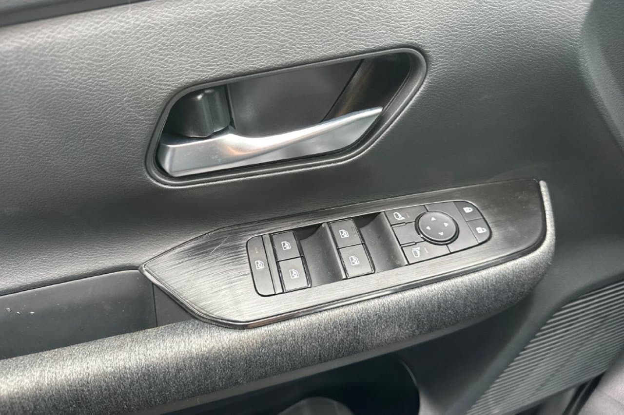 2027 Nissan Kicks SV 9