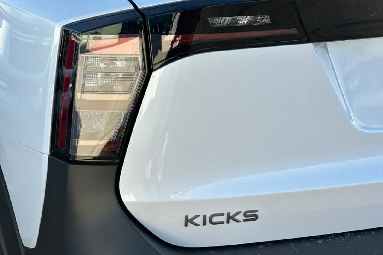 2026 Nissan Kicks SV 21